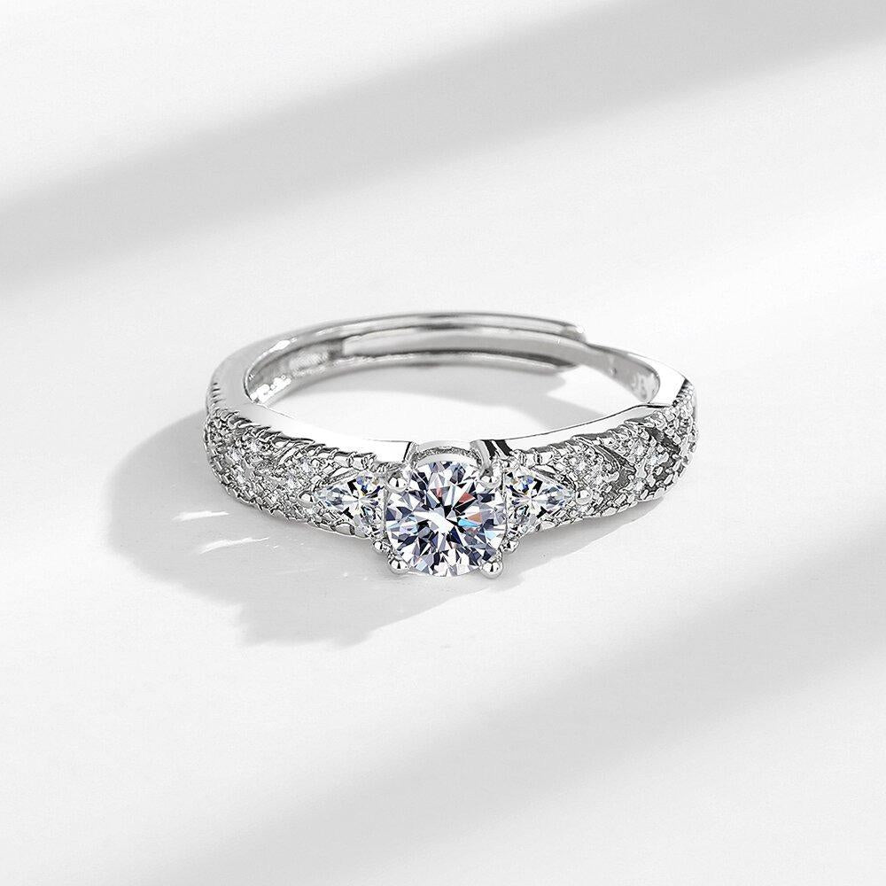 1 Carat Cubic Zirconia Adjustable Ring - Hypoallergenic & Lightweight