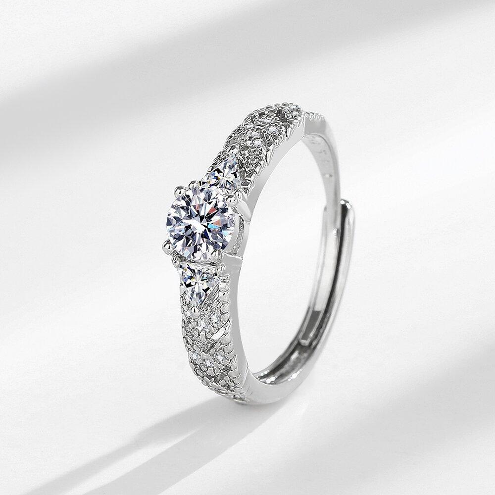 1 Carat Cubic Zirconia Adjustable Ring - Hypoallergenic & Lightweight