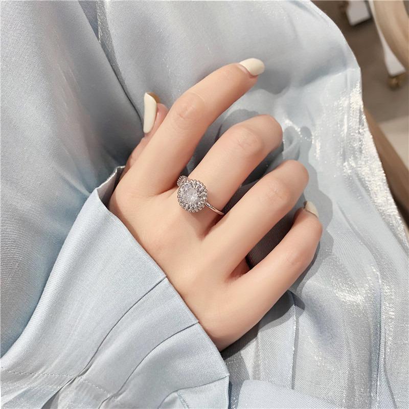 Adjustable Moissanite Pavé Ring - Hypoallergenic & Lightweight Jewelry