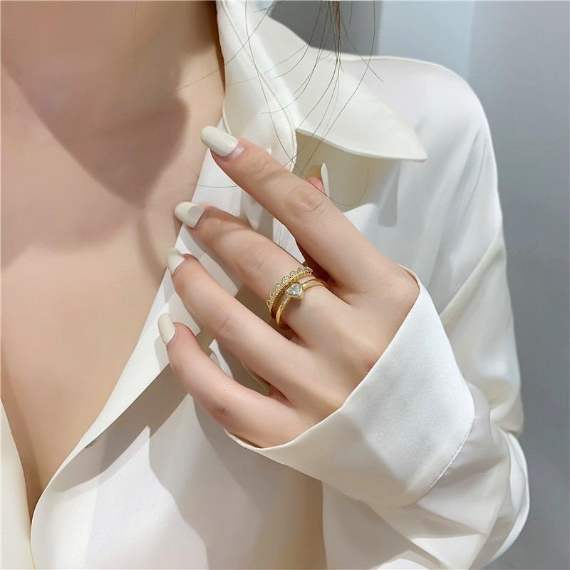 Anillo ajustable de circonita cúbica de 1 quilate: estilo chica limpia sin níquel para combinar fácilmente.
