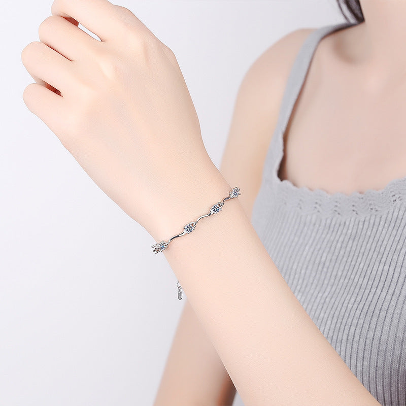 Pulsera plateada inspirada en el bambú para mujer: joyería elegante y ajustable