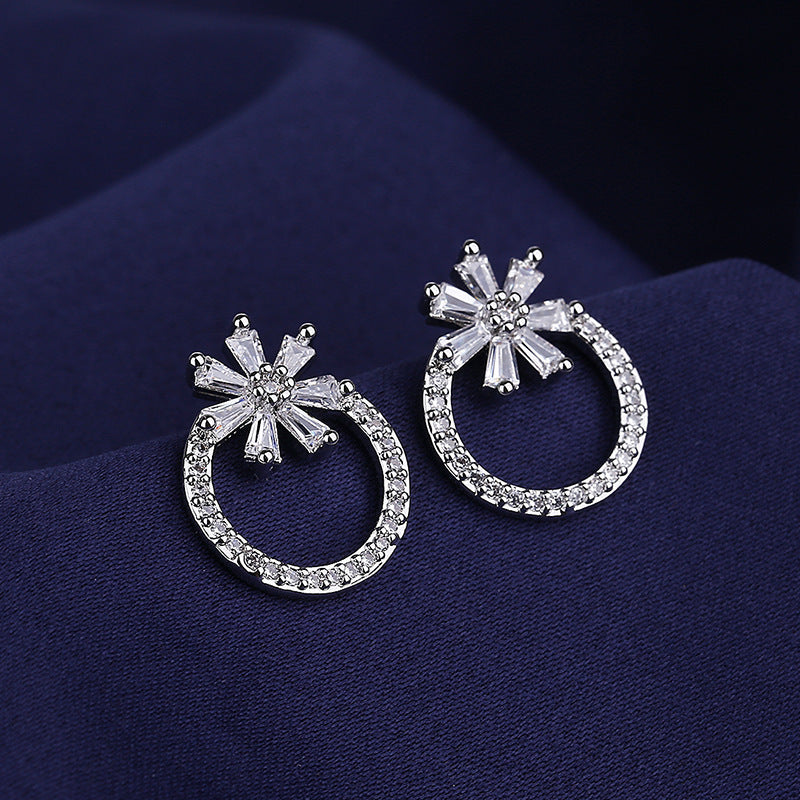 Elegantes pendientes de moissanita estrellada bañados en plata para mujer
