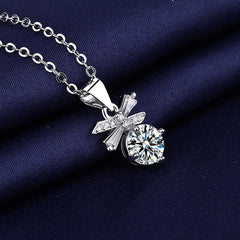 Elegant and fashionable classic four-claw moissanite necklace for women