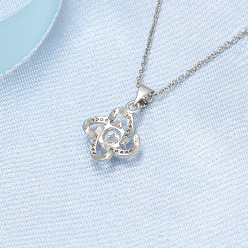 four leaf clover moissanite women's necklace