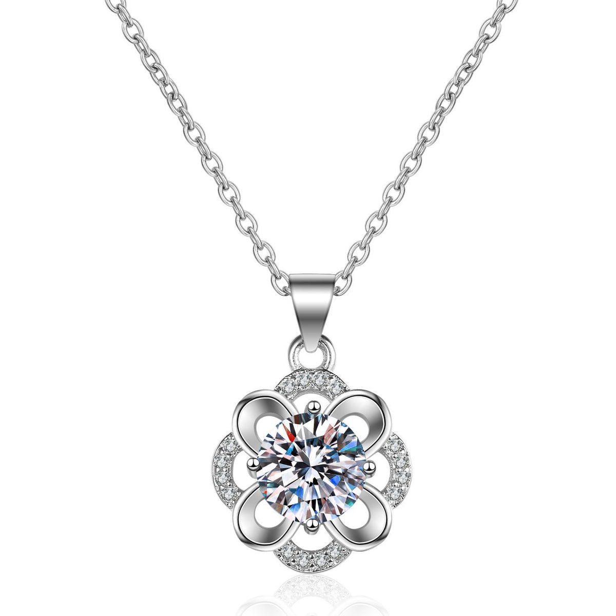 Lucky four-leaf clover moissanite women's necklace