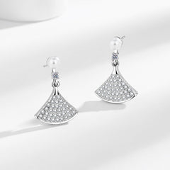 Pendientes de perla y moissanita para mujer con temperamento