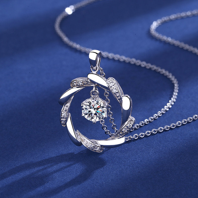 Collar de moissanita bañado en oro blanco para mujer