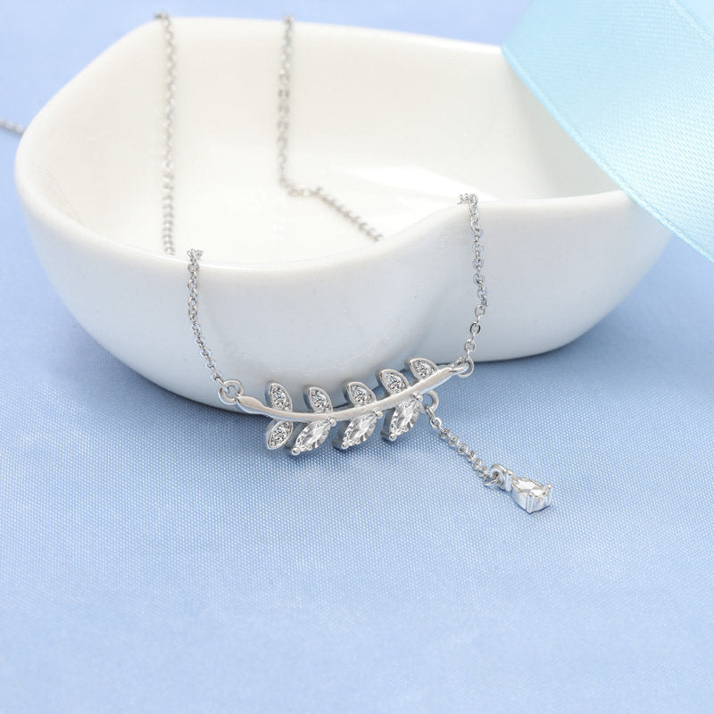Elegant Leaf Moissanite Women's Necklace