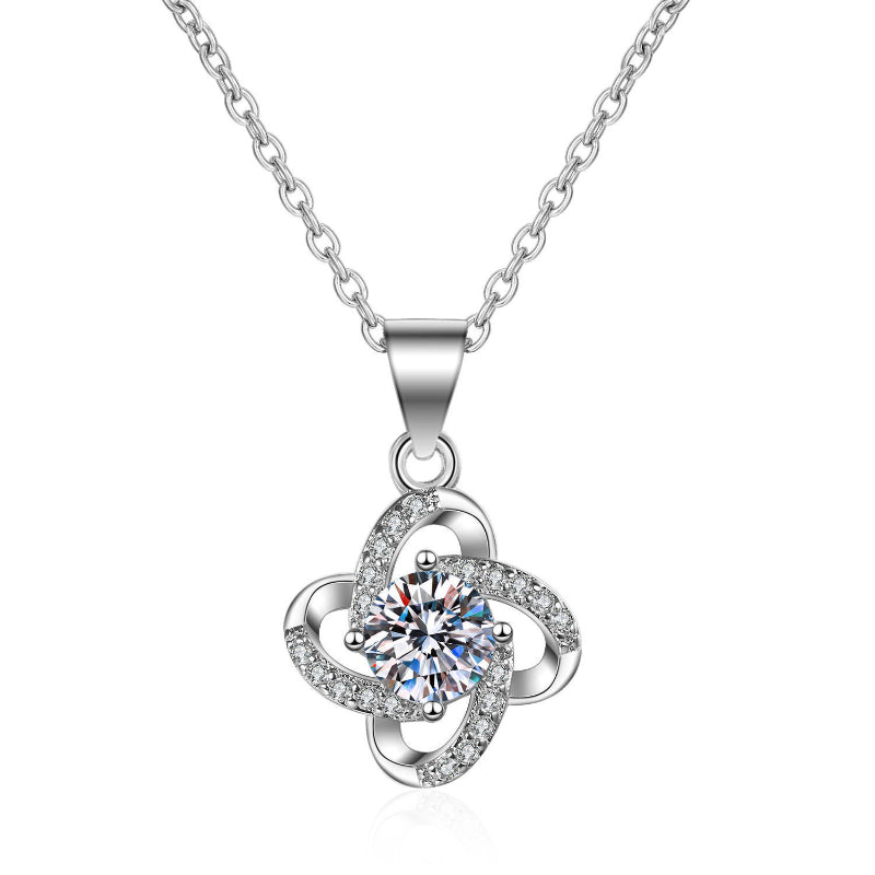 four leaf clover moissanite women's necklace