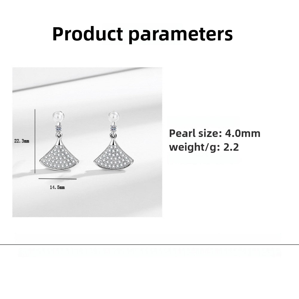 Pendientes de perla y moissanita para mujer con temperamento